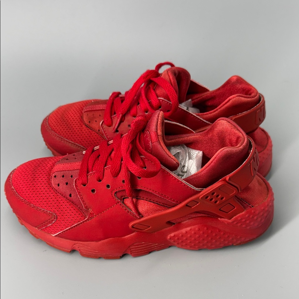 Nike Huarache Run GS Triple Red Athletic Shoes Sneakers Youth Size 5Y